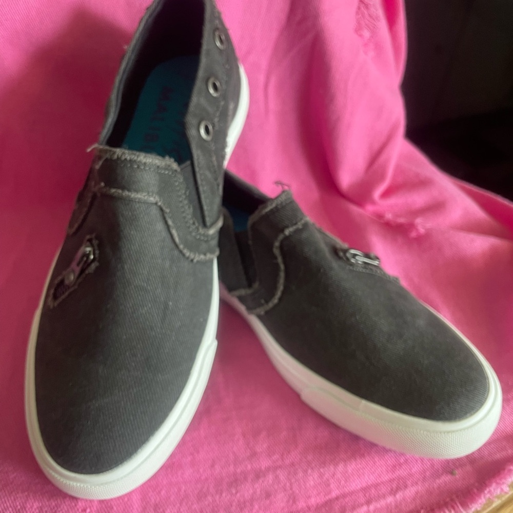 Blowfish Charcoal Women’s 11 Slip-On Sneakers